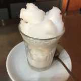 Grattachecca a Roma, scirubetta in Calabria, grattatella a Palermo, rattella a Napoli, grattamarianna a Bari. Sono i nomi dialettali di uno dei dolci pi� rinfrescanti e amati dagli italiani: la granita (foto di Angelo57p)